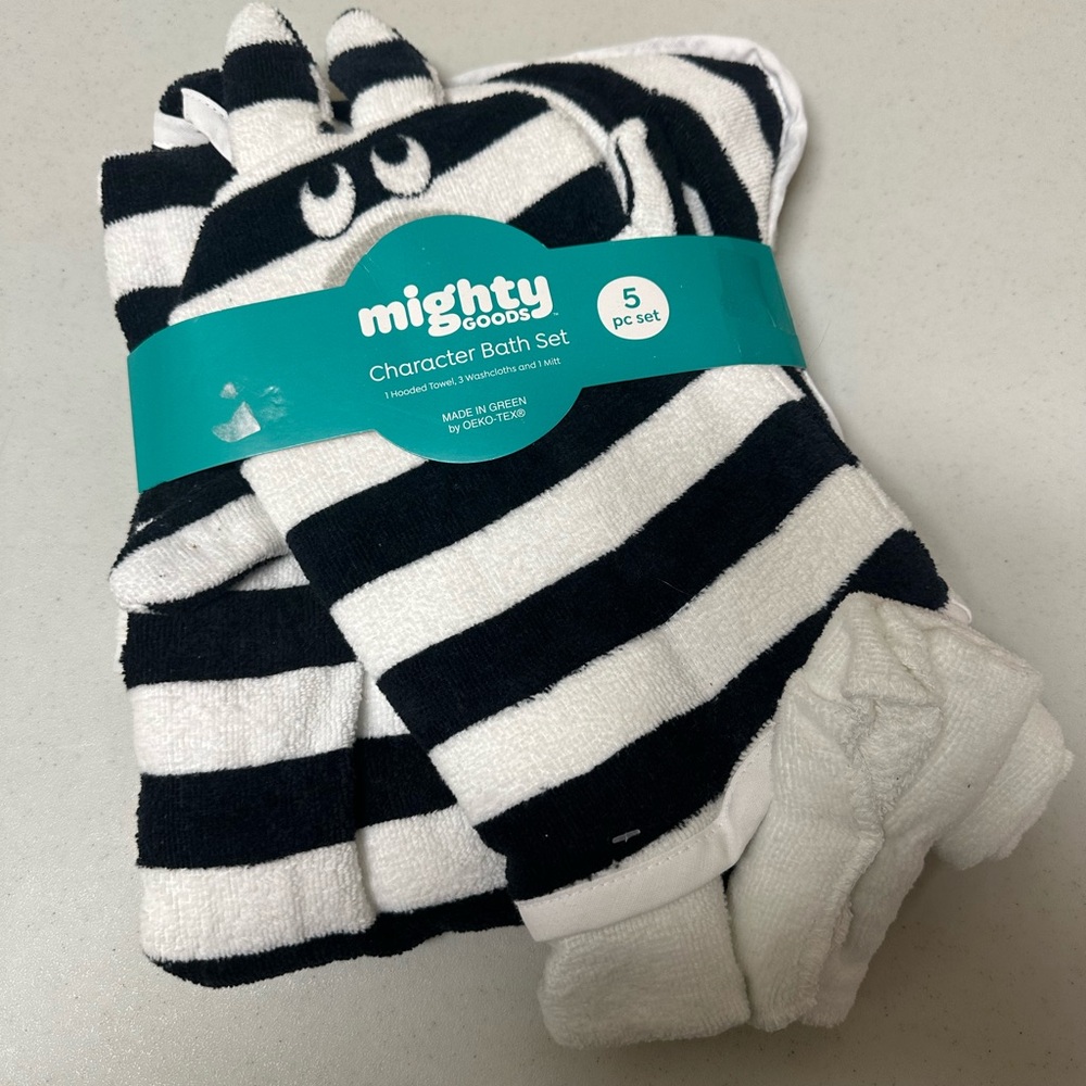 Mighty Character Zebra black Stripe 5 Piece Bath Set NWT